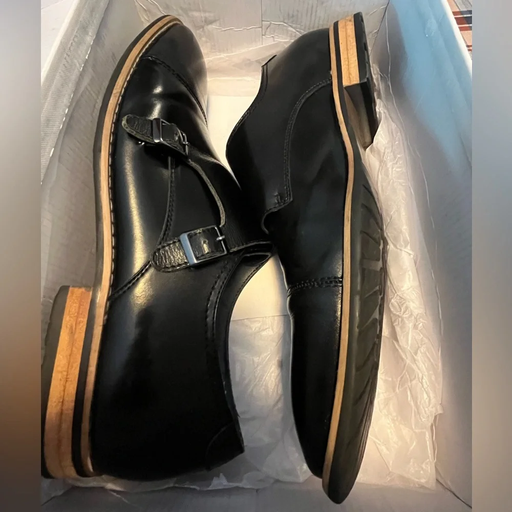Steve Madden Black Leather 2 buckle dress shoes 10 1/2 - Picture 2 of 9